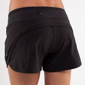 lululemon speed run shorts black/mint EUC🏃🏻‍♀️